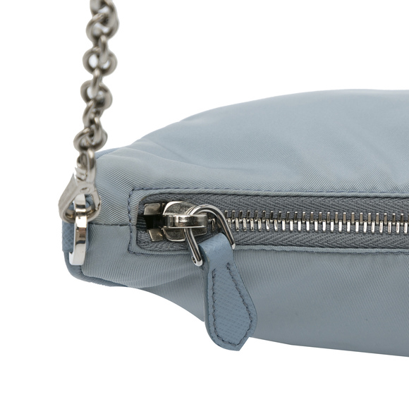 Pre-Loved Prada Tessuto Re-Edition 2005 - Picture 11 of 12